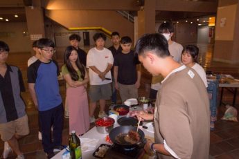 大口吃菲力牛排的課 東吳食藝社教你選肉有撇步