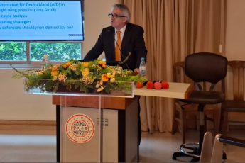 歐洲民粹浪潮下的民主挑戰 波昂大學德克爾教授蒞臨東吳演講